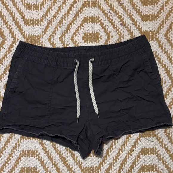 Vuori Pants - Vuori women’s shorty shorts